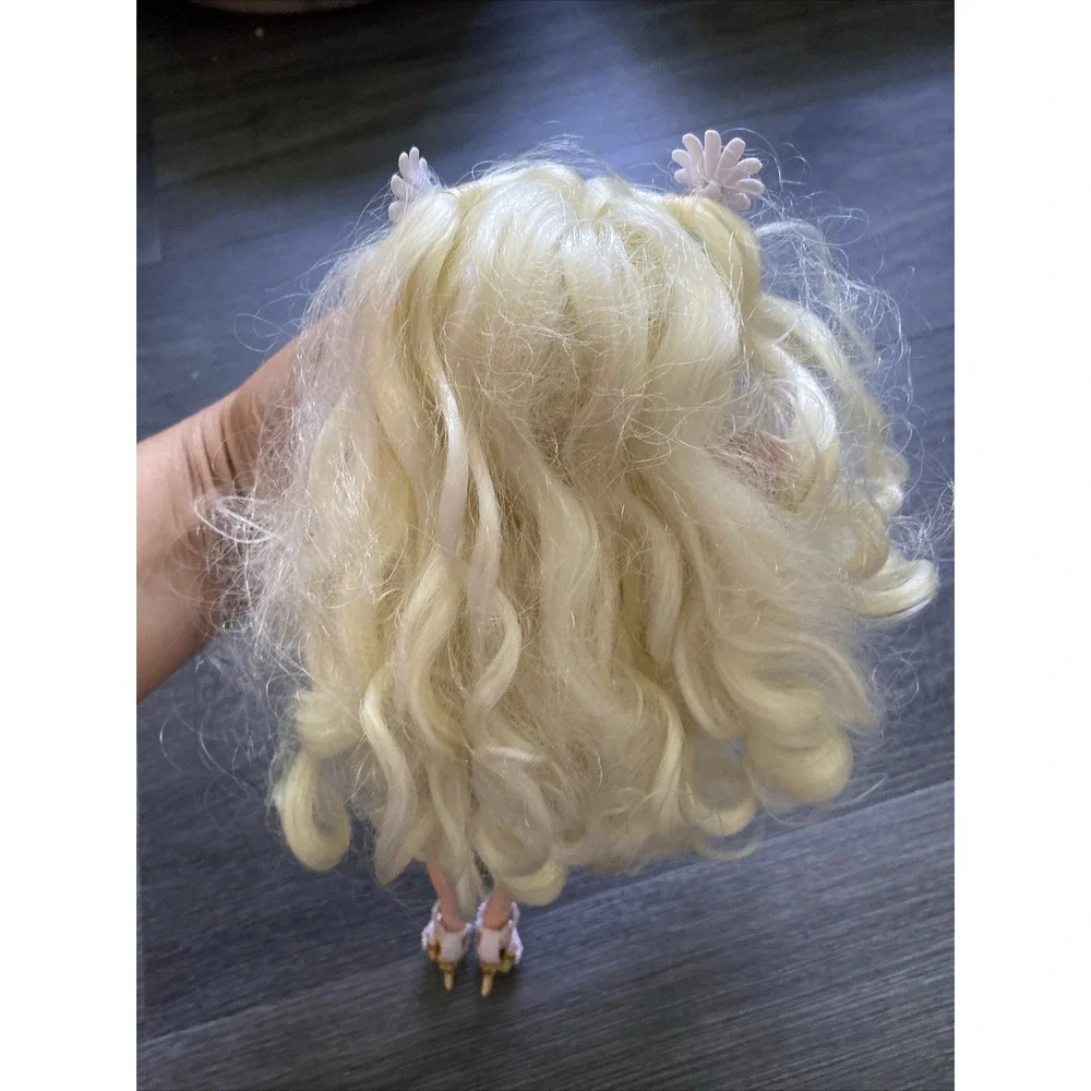 Rainbow High Delilah Fields Buttercup Yellow Fashion Doll